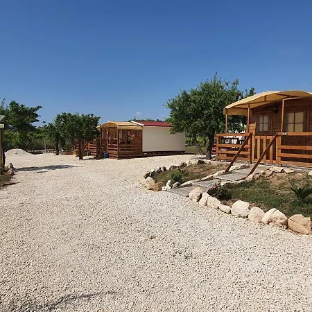 Feudomallav Roulotte 노토