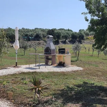 Holiday home Feudomallav Roulotte Noto