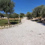 Feudo Mallav - Roulotte Bed & Breakfast